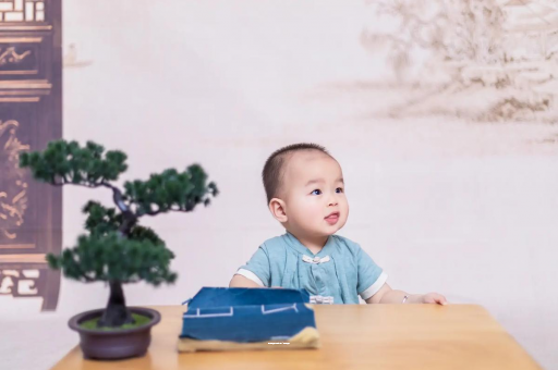 丰城宝宝喊肚子疼怎么回事